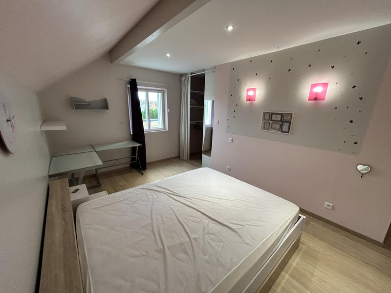 Maison - 217 m² - 7 pièces