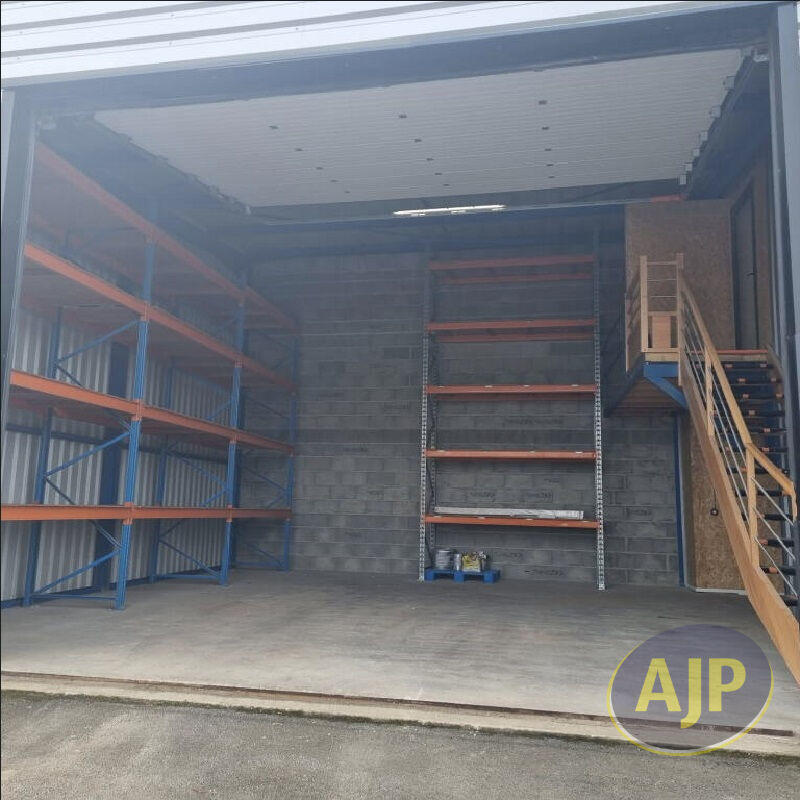 Local d'activité / Entrepôt - 200 m²