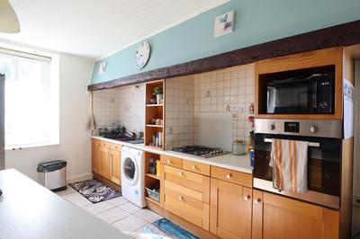 Maison - 207 m² - 7 pièces