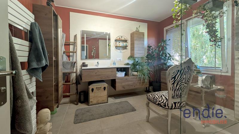 Maison - 121 m² - 5 pièces