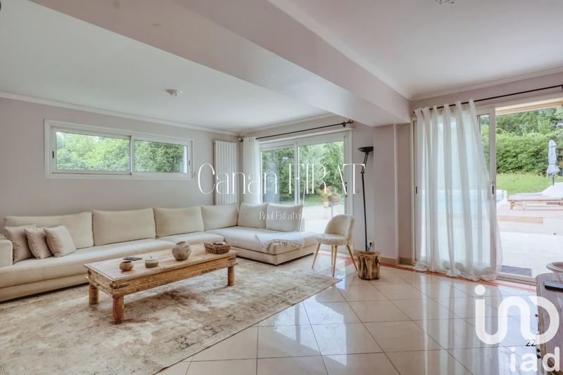 Maison - 195 m² - 7 pièces