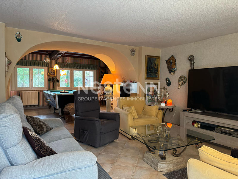 Maison - 273 m² - 10 pièces