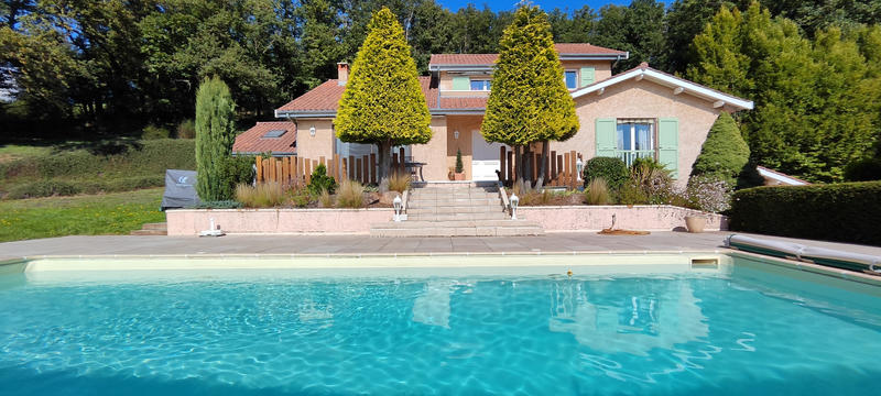 Maison - 280 m² - 6 pièces