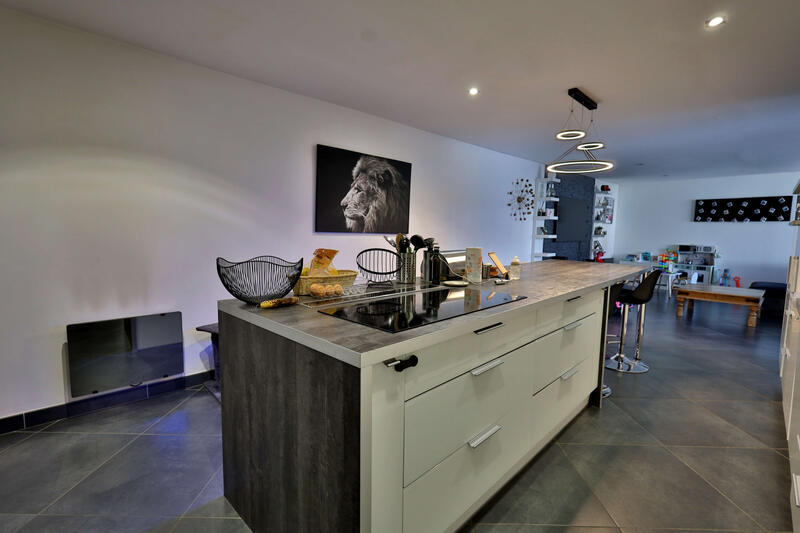 Appartement - 135 m² - 4 pièces