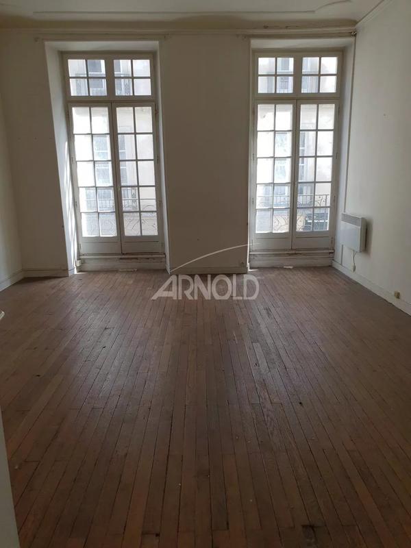 Bureau - 557 m² - 15 pièces