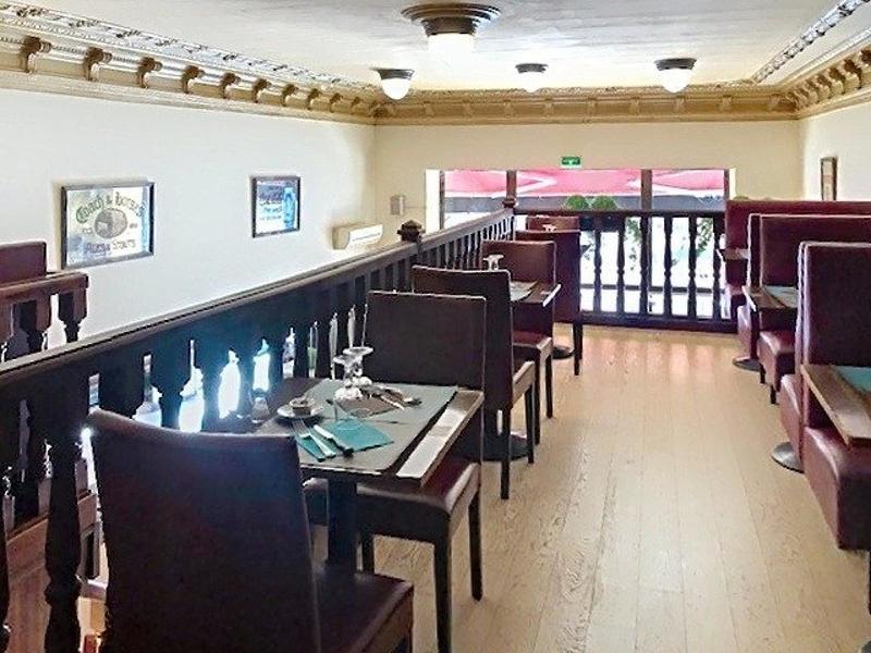 Local commercial - 127 m² - 3 pièces