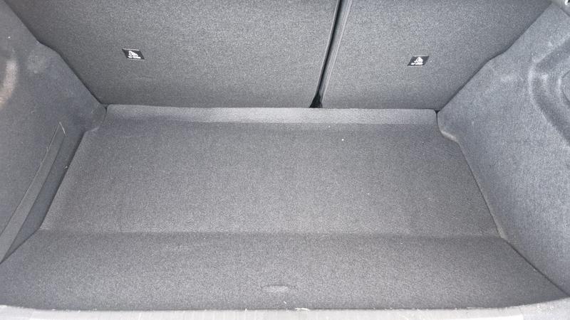 Peugeot 208 BlueHDI 100 Active Business