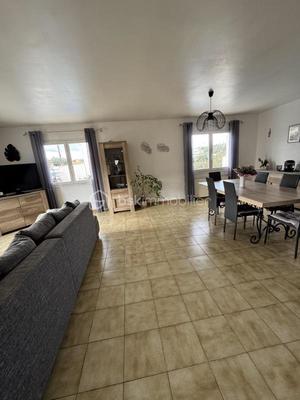 Maison traditionnelle - 135 m² - 5 pièces