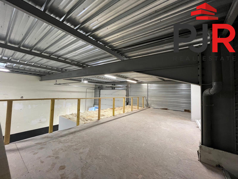 Local d'activités - 285 m²