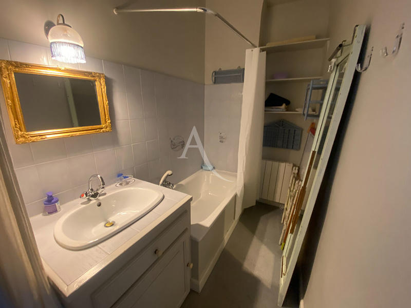 Maison - 197 m² - 8 pièces