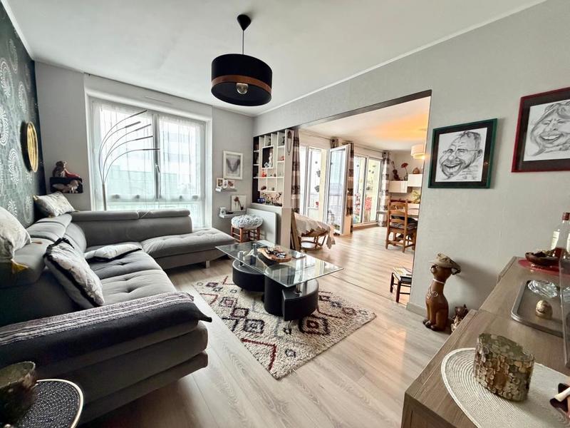 Appartement - 90 m² - 4 pièces