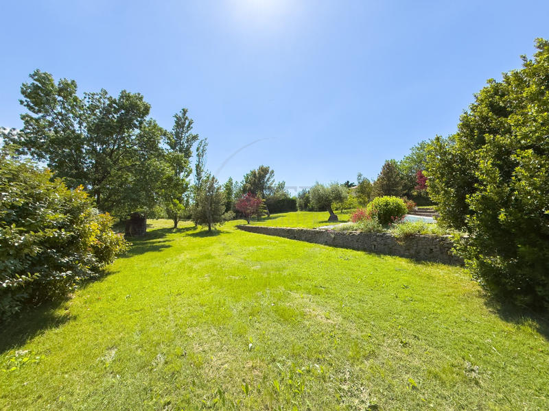 Maison - 295 m² - 8 pièces