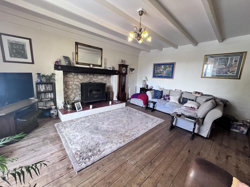 Maison traditionnelle - 350 m² - 14 pièces