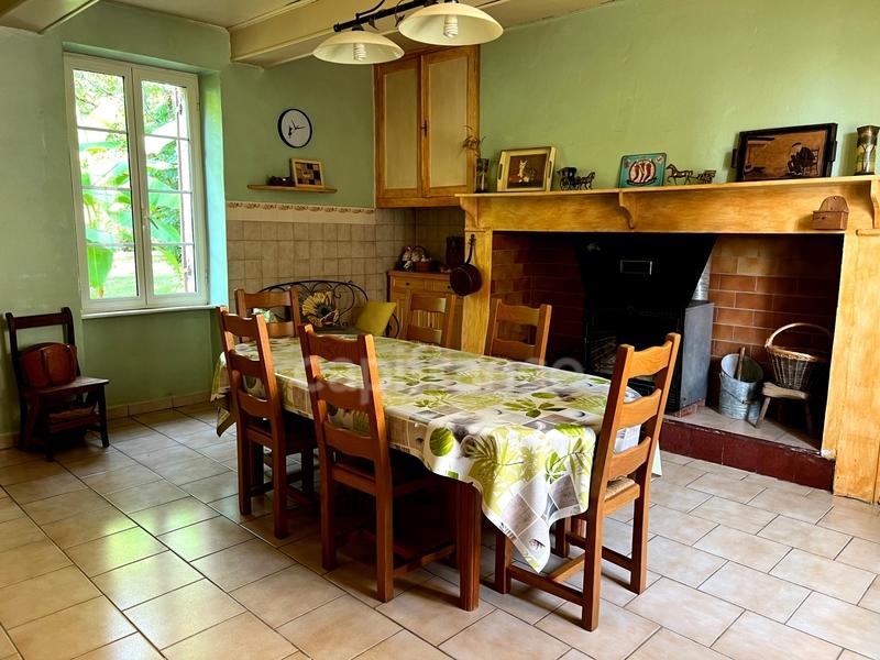 Propriété - 205 m² - 6 pièces