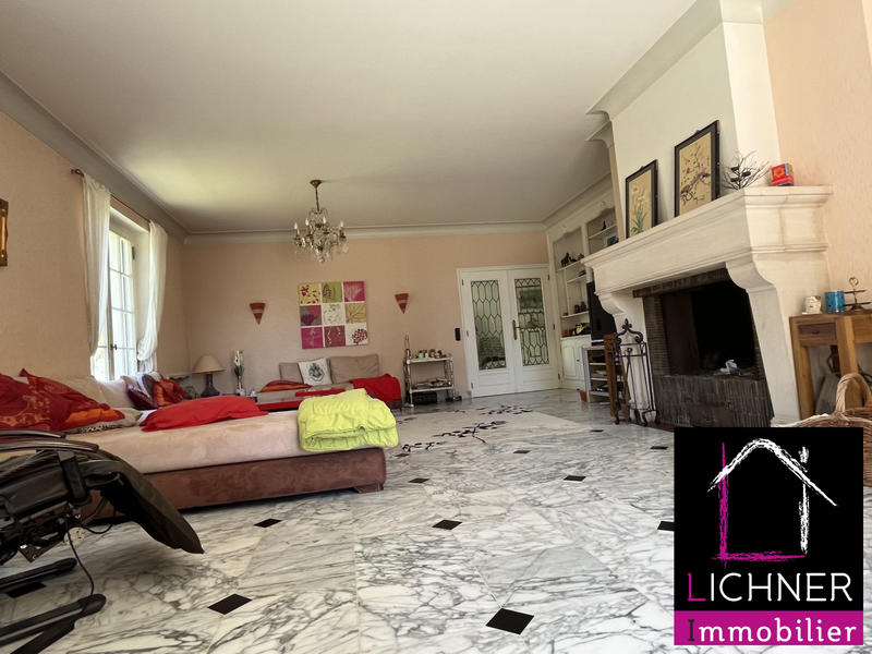 Maison - 373 m² - 10 pièces