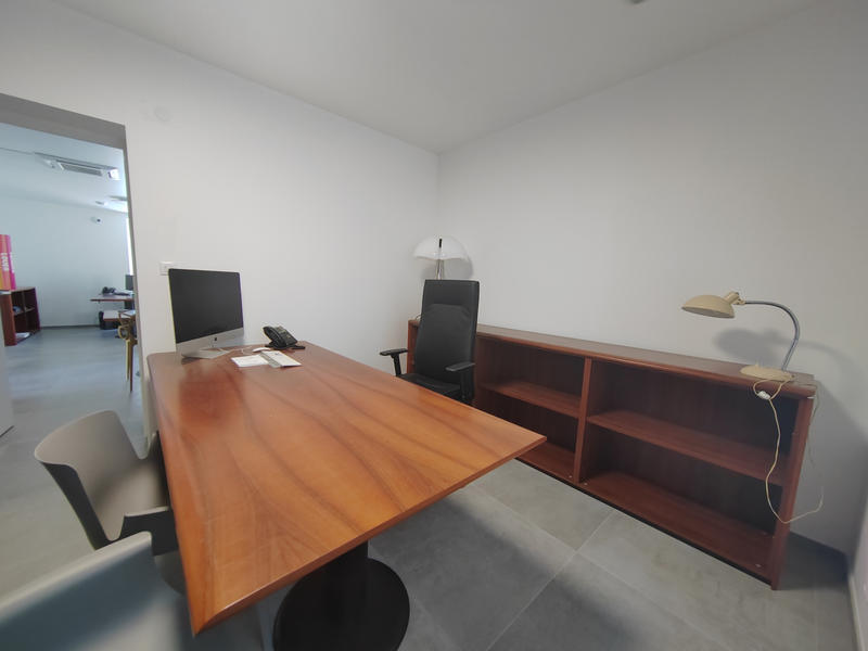 Local commercial - 95 m² - 2 pièces