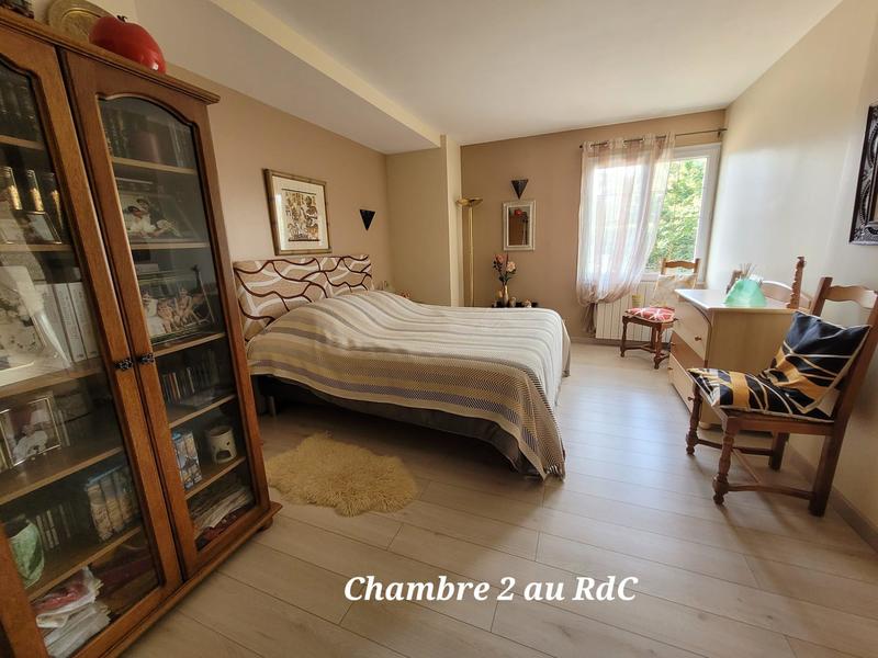 Maison - 250 m² - 8 pièces
