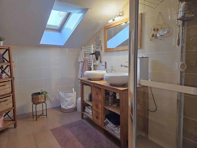 Maison - 215 m² - 8 pièces