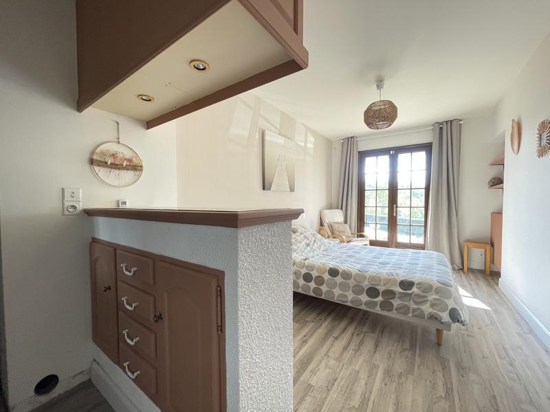 Villa - 200 m² - 10 pièces