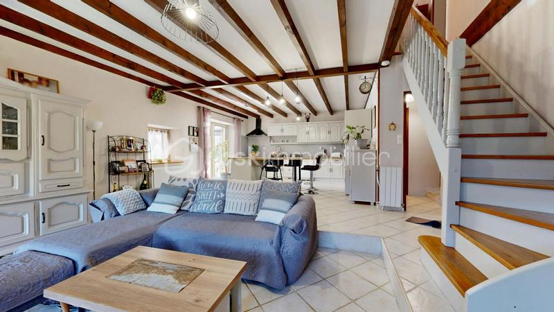 Maison - 212 m² - 9 pièces