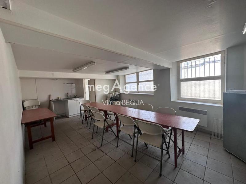 Local commercial - 796 m² - 10 pièces