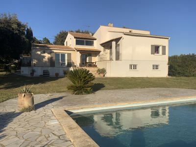 Maison - 140 m² - 5 pièces