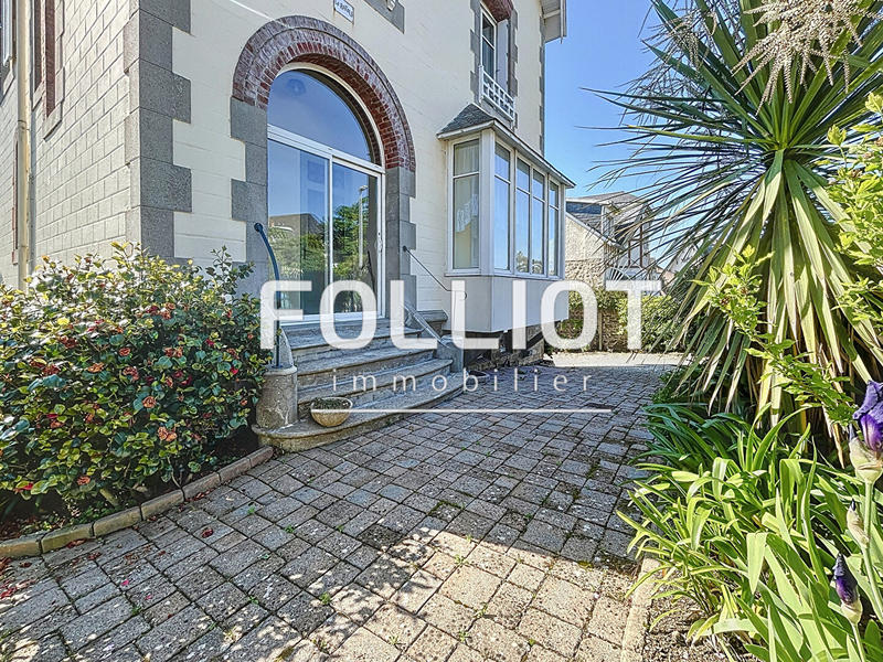 Maison - 187 m² - 8 pièces