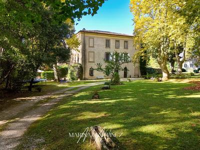 Maison - 333 m² - 14 pièces