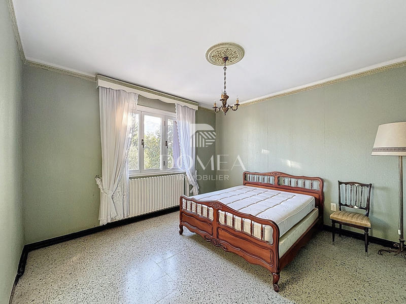 Maison - 222 m² - 10 pièces