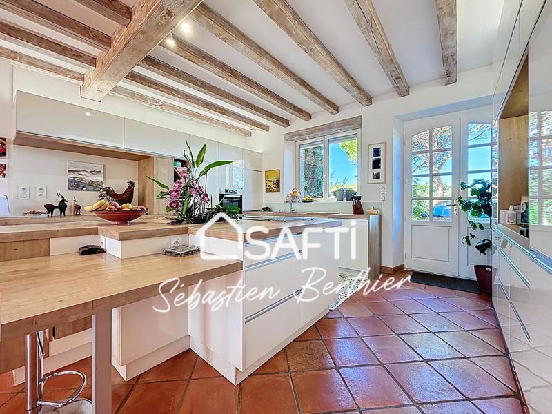 Maison de maîtres - 312 m² - 8 pièces