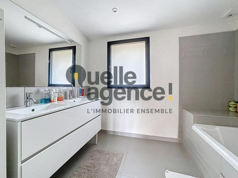 Maison - 121 m² - 6 pièces