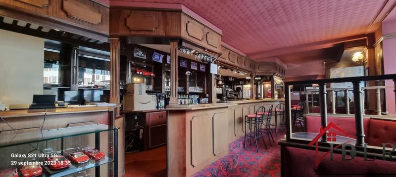 Local commercial - 895 m²