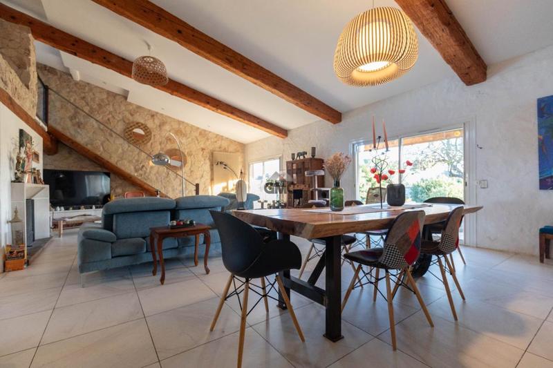 Demeure - 292 m² - 5 pièces