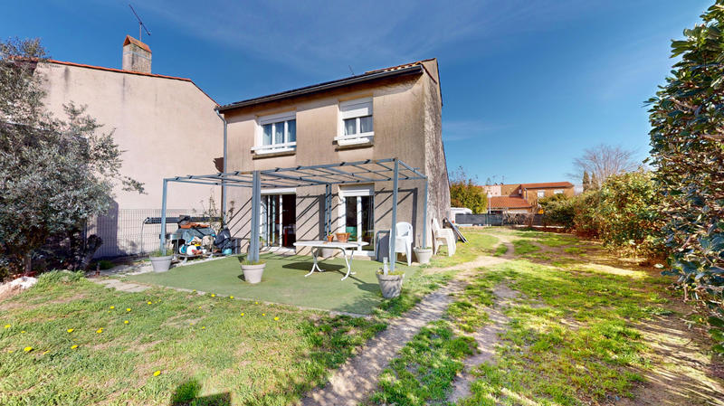 Maison - 92 m² - 4 pièces