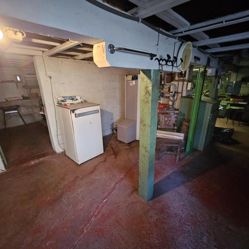 Appartement - 80 m² - 6 pièces