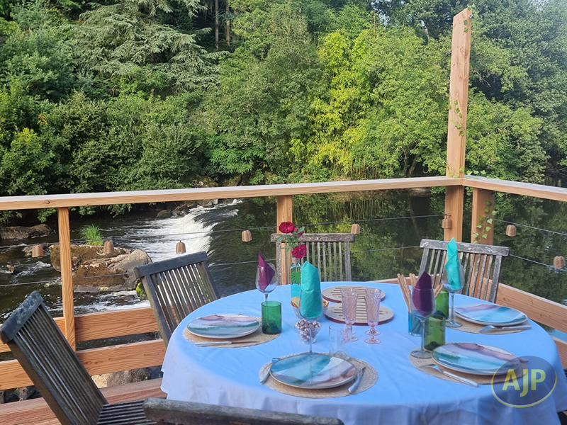 Maison - 235 m² - 9 pièces