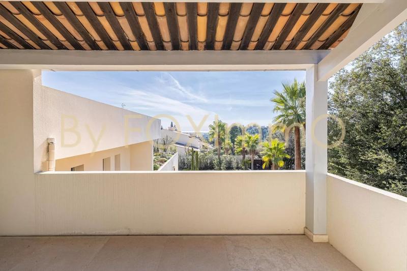 Villa - 555 m² - 16 pièces