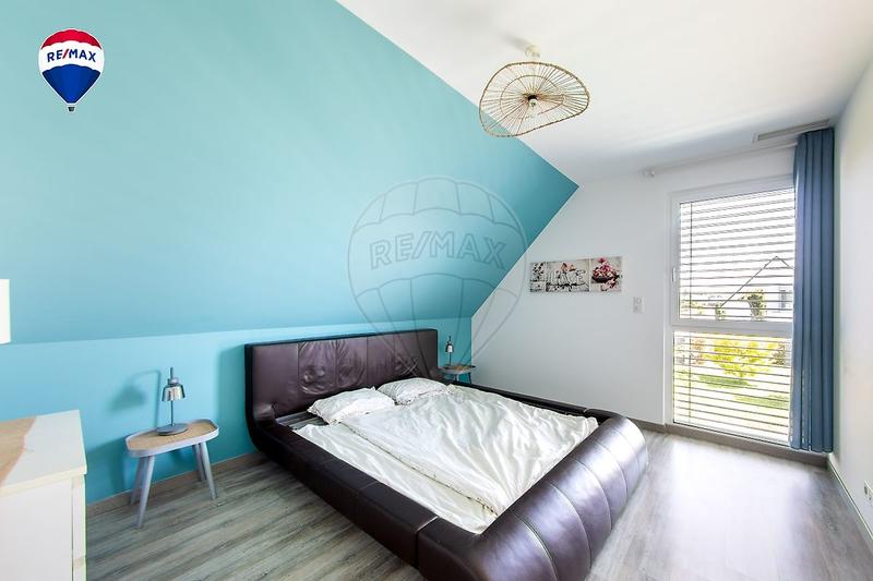 Maison - 203 m² - 7 pièces