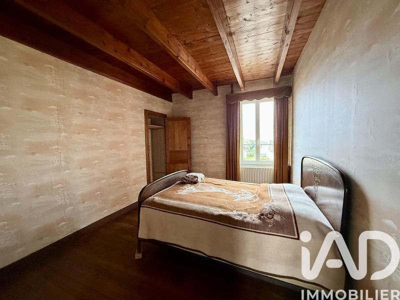 Maison - 180 m² - 9 pièces