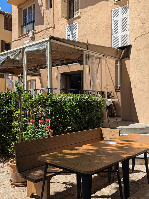 Fonds de commerce - Magasins - 44 m²