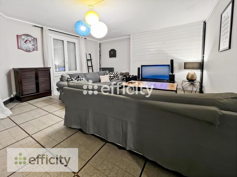 Maison - 163 m² - 7 pièces