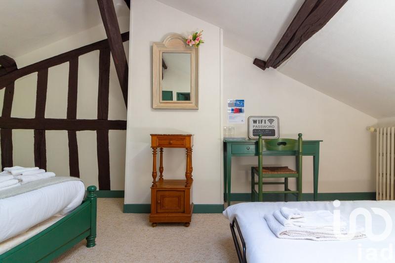 Maison - 185 m² - 11 pièces