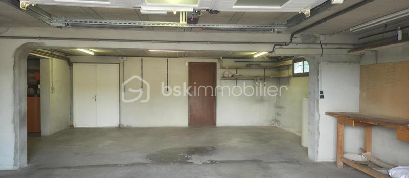 Maison traditionnelle - 198 m² - 8 pièces