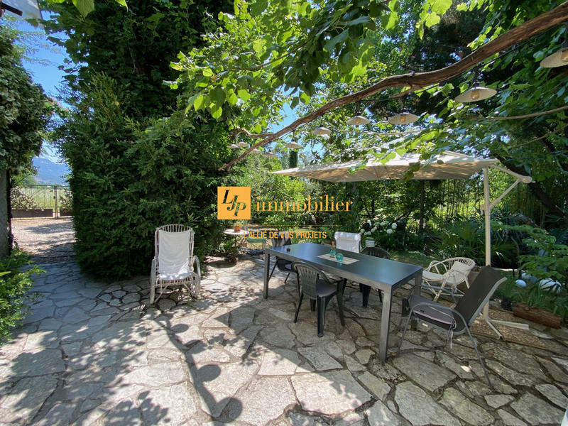 Maison - 232 m² - 6 pièces