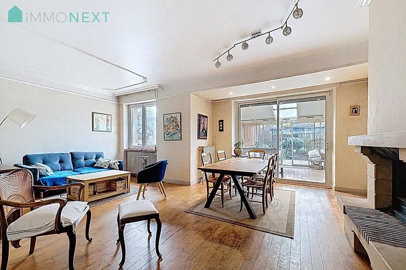 Maison - 213 m² - 9 pièces