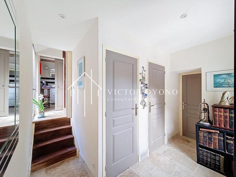 Maison - 208 m² - 6 pièces