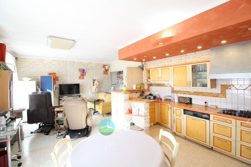 Maison - 218 m² - 6 pièces