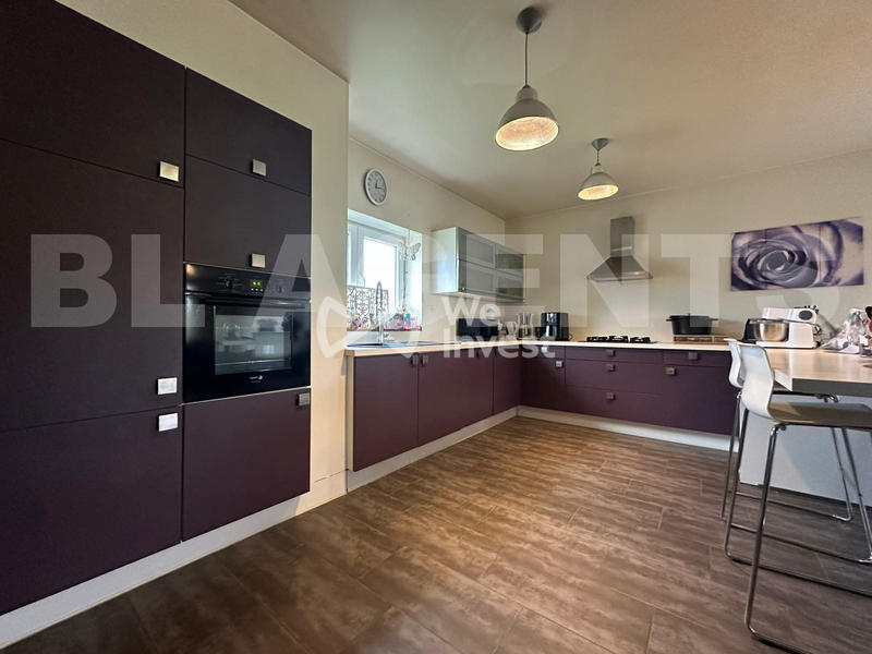 Maison - 200 m² - 5 pièces