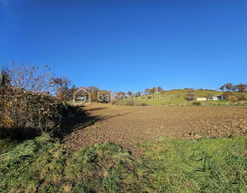 Terrain constructible - 4 560 m²