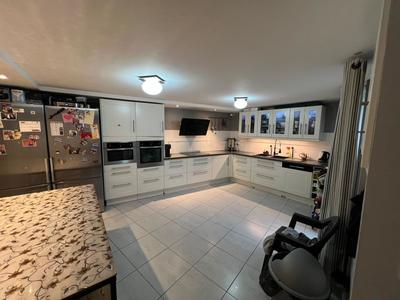 Pavillon - 140 m² - 5 pièces